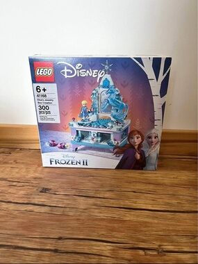 Disney LEGO Frozen II Elsa Jewelry Box Playset - Blue, White, Purple